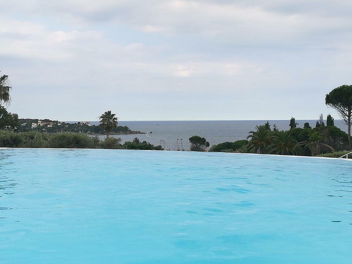 Drammont Cap Esterel Appartement Climatise Dans Le Centre Du Village Vacances מראה חיצוני תמונה