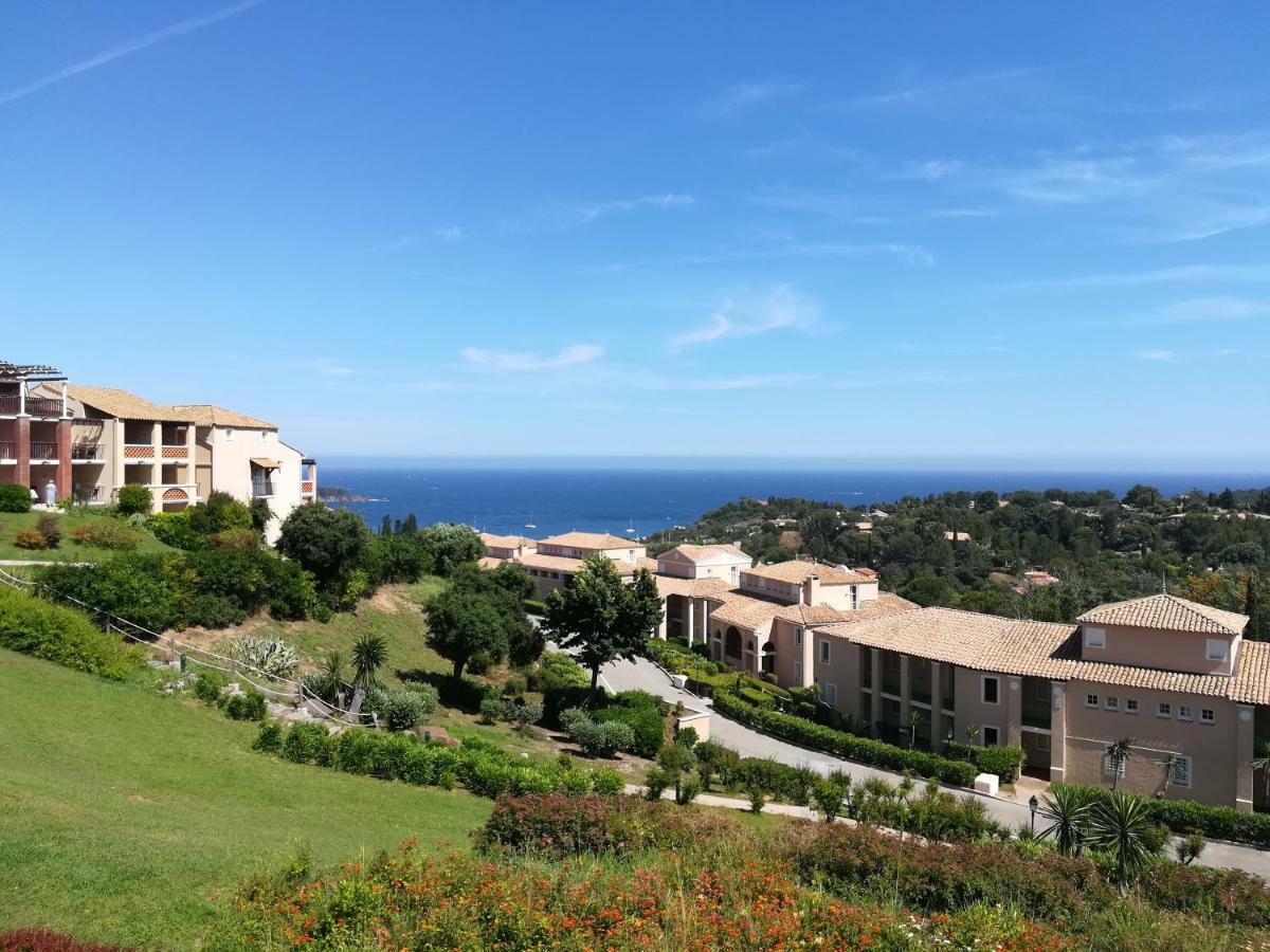 Drammont Cap Esterel Appartement Climatise Dans Le Centre Du Village Vacances מראה חיצוני תמונה