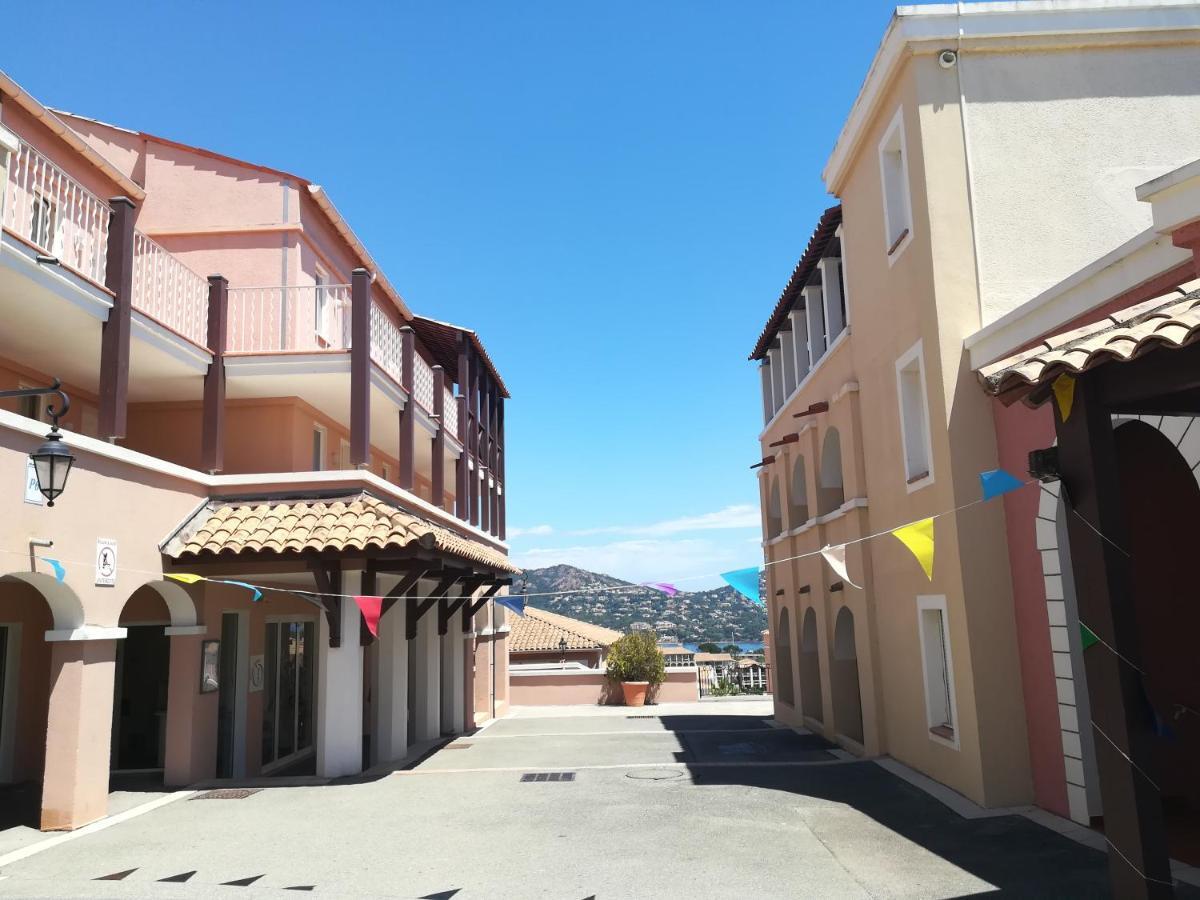 Drammont Cap Esterel Appartement Climatise Dans Le Centre Du Village Vacances מראה חיצוני תמונה